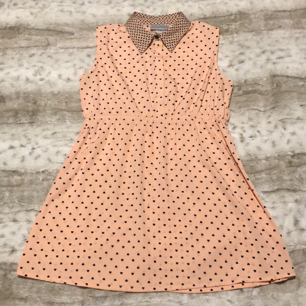 Sleeveless Maternity peach blouse